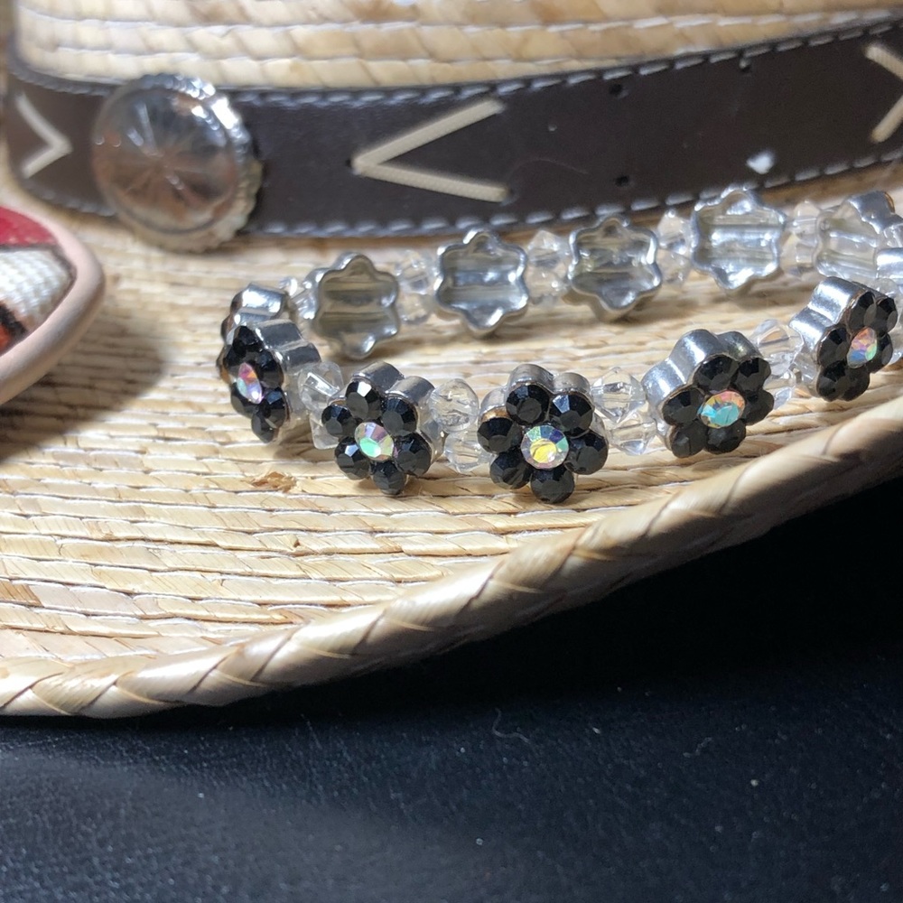 ⚡️Very Cute Handmade Flower Bracelet - Picture 2 of 4
